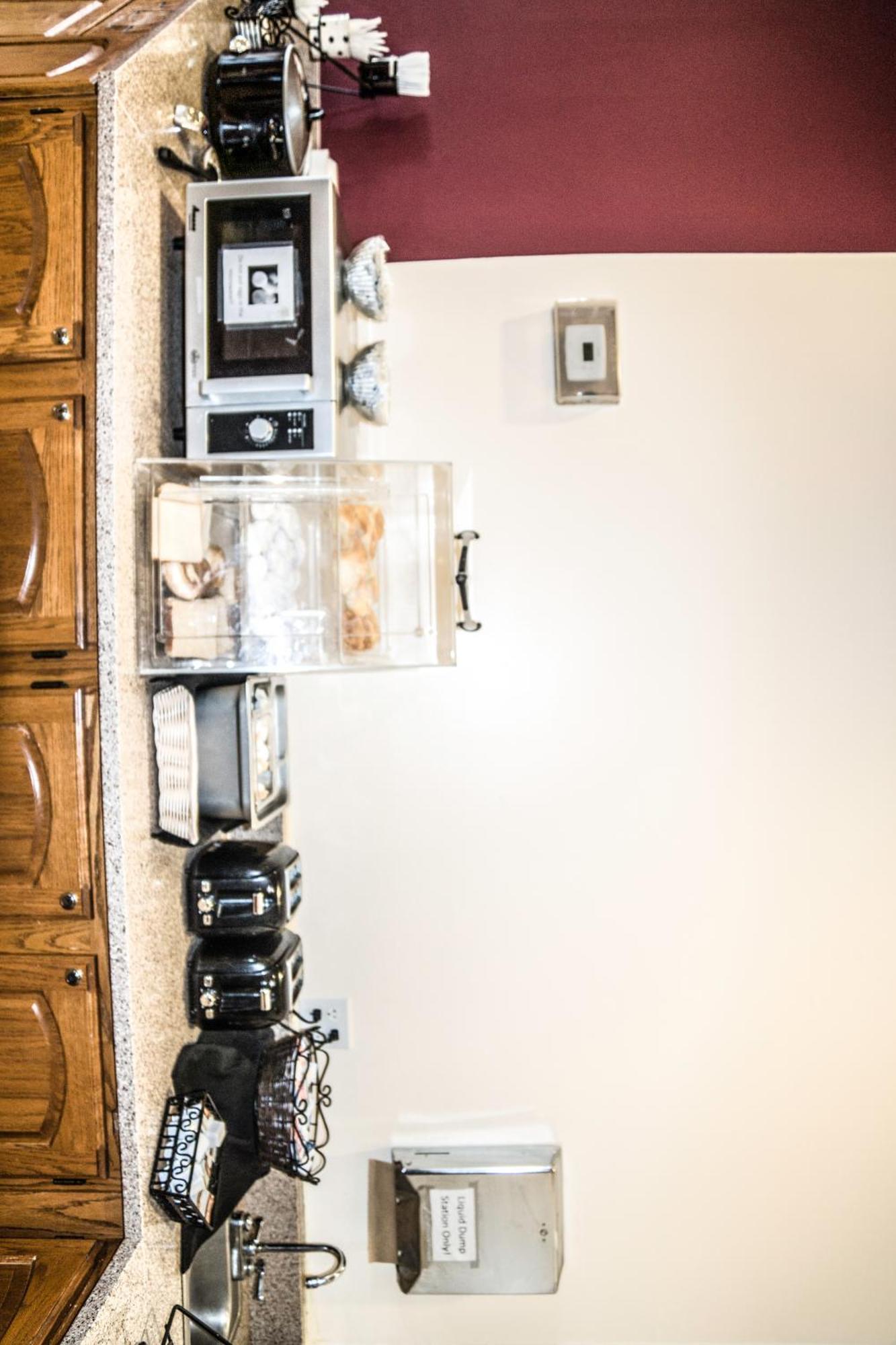 Americas Best Value Inn St. Louis / South Mehlville Bagian luar foto