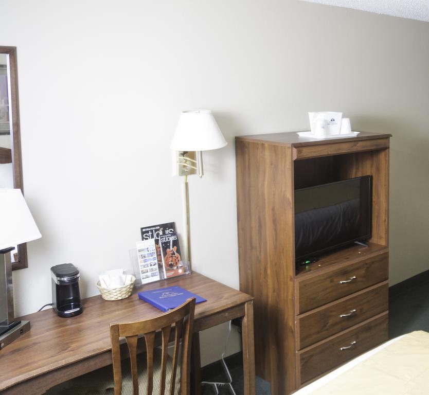 Americas Best Value Inn St. Louis / South Mehlville Bagian luar foto